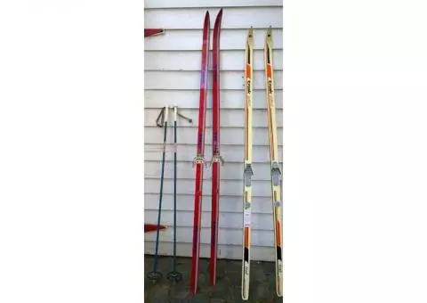 Cross country skis, no wax, Trak and Fischer